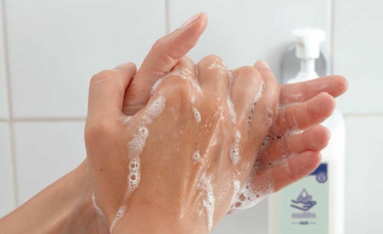 Použitie tekutého mydla je neoddeliteľnou súčasťou nášho unikátneho Evolučného konceptu hygieny rúk.